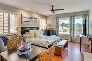 Walk to Huntington Beach Vibrant Studio with Bikes! - 亨廷顿海滩