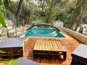 VILLA OASIS PINARES DE SAN ANTÓN -pool, sea, near Málaga city center- - Totalán