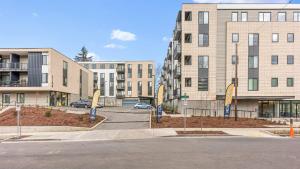 Landing at Marquam Heights - 2 Bedrooms in Southwest Portland