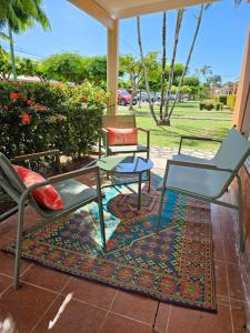 Villa Paraíso, newly renovated,2 bdrm, 2 bath, pool,jacuzzi,close to beach