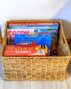 5 minute drive to Pearl Street - Best Neighborhood in Boulder