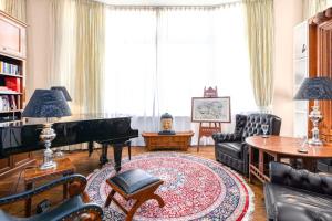 Luxurious and elegant Art Abode