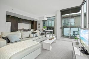 Central apt with Parking and Pool