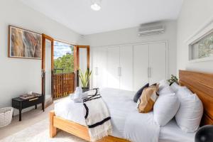 Serenity by the Creek - Luxury Retreat