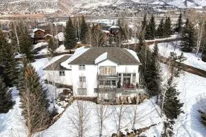 Charming 5BD Mountain Estate Perfect for Families - Eagle