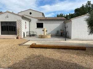 Belle villa contemporaine avec piscine