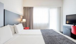 Classic Double or Twin Room room in Ilunion Romareda