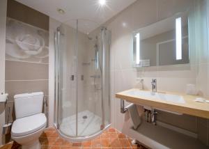 Hotels Relais Hotelier Douce France : Suite (2 Adultes)