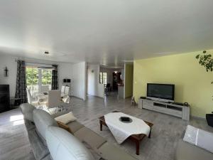 Villa à Orgnac-lAven avec piscine chauffée, 6 pers, jardin clôturé, animaux admis - FR-1-382-127