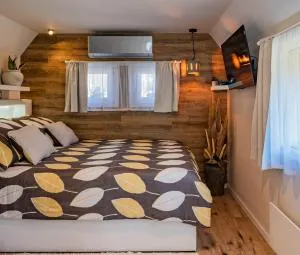 Kis Fakuckó, Balatonhoz közel - Sóly