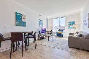 Luxury Apt with Kitchen and Gym