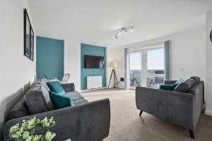 The Pinnacle by Cotels - CENTRAL LOCATION, PARKING, FIBRE WIFI, SMART TV, FULLY EQUIPPED KITCHEN