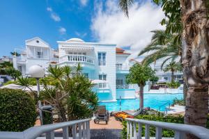 ADEJE -PLAYA FANABE- LAGOS De FANABE -APPARTMENT AT THE BEACH-CLOSE TO RESTAURANTS -AIRCO - HEATED POOLS