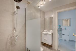 ADEJE -PLAYA FANABE- LAGOS De FANABE -APPARTMENT AT THE BEACH-CLOSE TO RESTAURANTS -AIRCO - HEATED POOLS