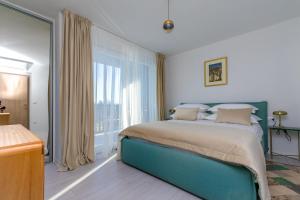 Modern Casa di Lucija with heated pool, near Airport, own parking