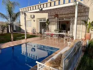 Villa Ambre with Pool And Garden - El Aggada