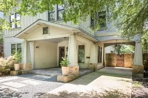 Luxe Downtown Austin Villa - Perfect for Large Groups and Events - 普弗拉热维尔