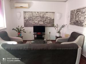International 2-star spacious 88 sq m apartment