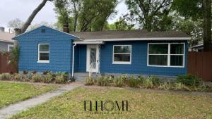 The Little Blue House Kenwood Ping Pong Hockey Family - 4hvězdičkové hotely ve městě St Petersburg