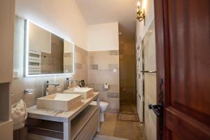 Maisons de vacances Maison de charme avec piscine a Gordes : photos des chambres