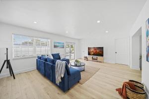 Miami Oasis- Pool & Game Fun