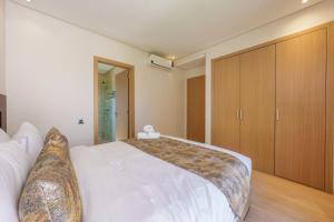 Green Side Golf 3 B.R Apartment