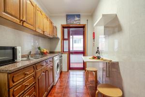 Host Wise - Rustic Bright Flat - City Centre