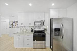 Miami Oasis- Pool & Game Fun