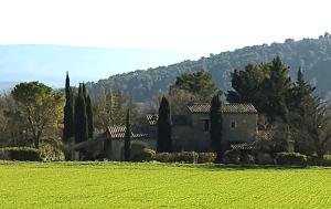 Superbe Mas Provençal avec piscine au pied de Gordes