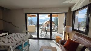 Appartements Le Comptoir de Sebastien - La Plage et Le Port - 2 duplex - 100m de la plage de Talloires : Appartement 2 Chambres