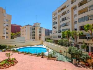 Estudio con piscina pleno centro Torremolinos