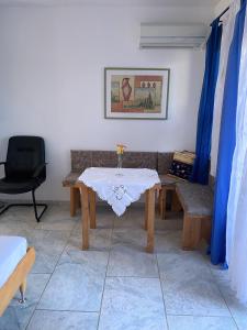 Room No 2 Ida Villa Athina