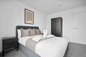 NEW BUILD - 1 Bed Apt Birmingham City Centre - Free Onsite Gym & Coffee Machine - Chinatown Area, located next to O2 Academy, Bullring & New Street Station - With Smart TV, FREE NETFLIX & WIFI