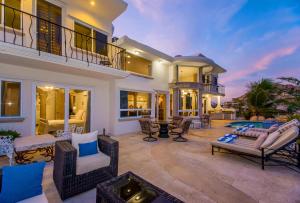 Villa Alegria by Cabo Villas