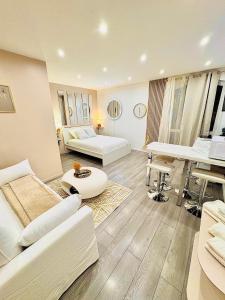 Auberges de jeunesse WORLDROOM Chambre privee avec espace commun : photos des chambres