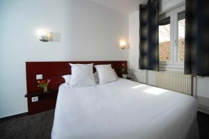 Hotels Logis Hotel & Restaurant Au Lion d'Or : Chambre Simple