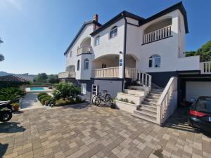 Apartments Villa Lora