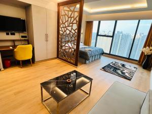 Luxurious Suite with Panoramic glass wall