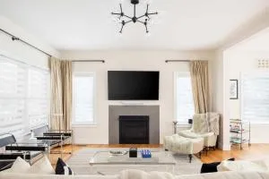 Harbor by Rove Travel 4BR Family with Heated Pool and BBQ - مونتوك