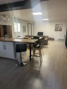 Appartement entier 1 à 4 personnes au calme avec parking gratuit - Mas-de-Ponge