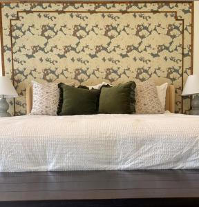 Two Cozy Homes Near GWCC & Mercedes Benz - Sleeps 15