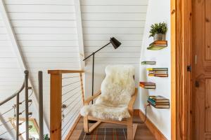 New Scandi-camp A-Frame, Hot Tub, Views, Walk Downtown