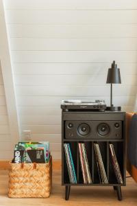 New Scandi-camp A-Frame, Hot Tub, Views, Walk Downtown