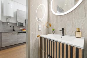 Avío, stylish Studio, smart TV, 2 Beds