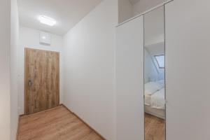 Flat Near Prague Castle Stylish & Prime Location 2