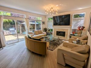 Executive Vacation House Next to Ritz Carlton Hotel