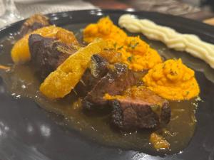 Hotels hotel- restaurant le Saint Quentin : photos des chambres