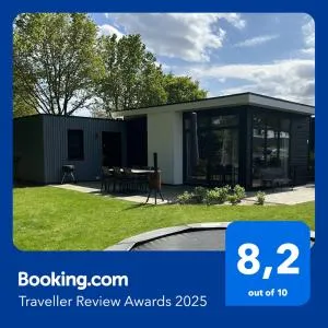 BadHoophuizen 6-per Bungalow Veluwemeer Trampoline - Biddinghuizen