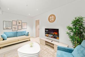 Luxury 1BR in Seven Palm with Beach Access
