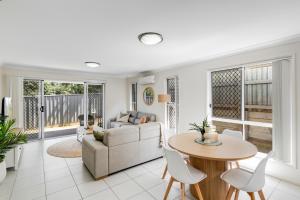 Contemporary Chic on CBD Fringe!